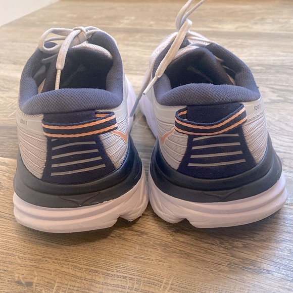 {HOKA} One One Bondi 7 in Lunar/Black | 10.5 - Picture 8 of 14